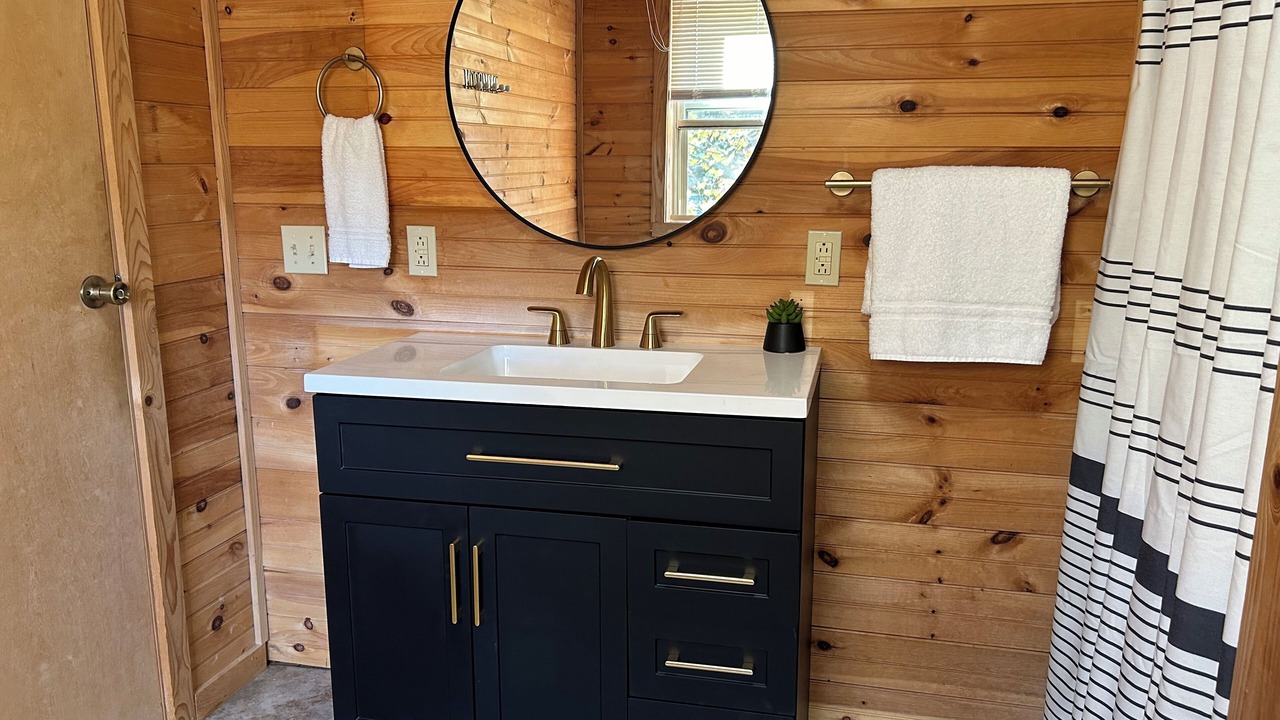 Photo of Bathroom in Lynn Garden