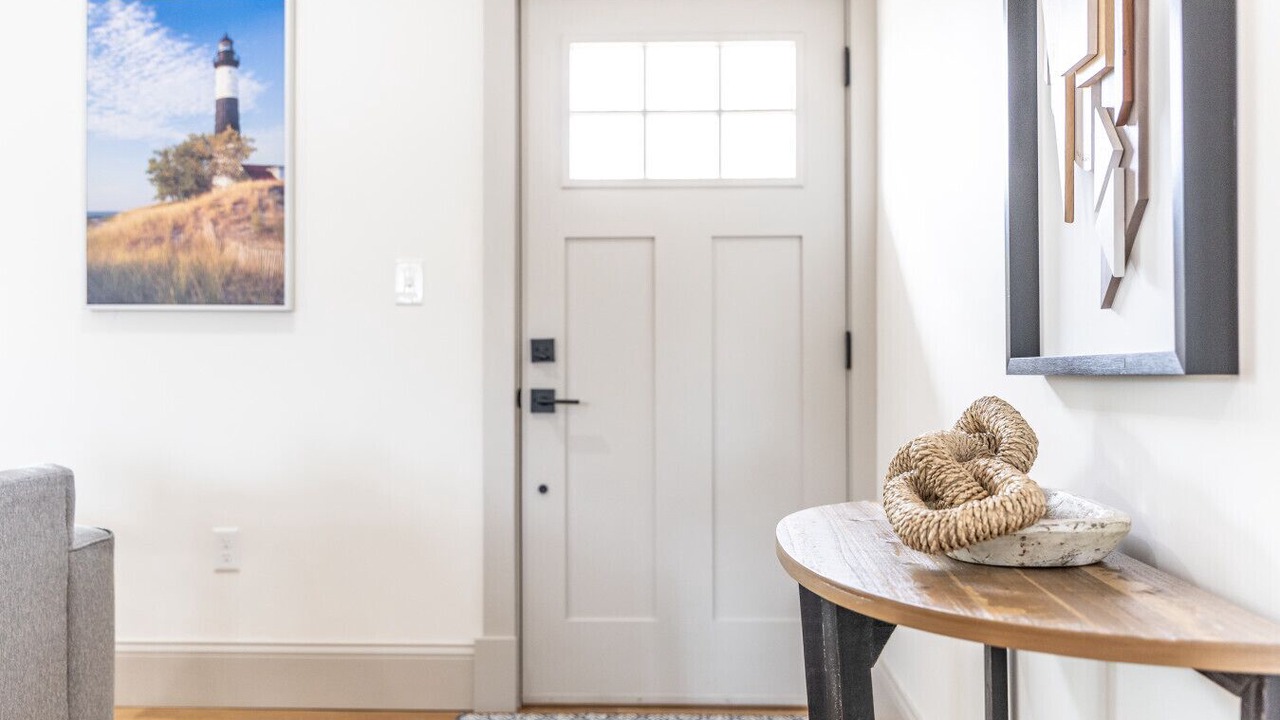 Photo of Livingroom in South Eliot
