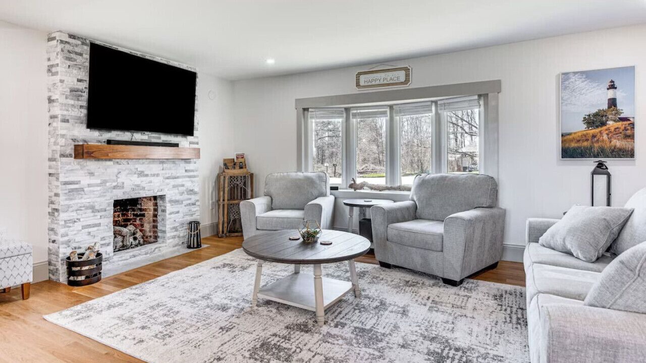 Photo of Livingroom in South Eliot