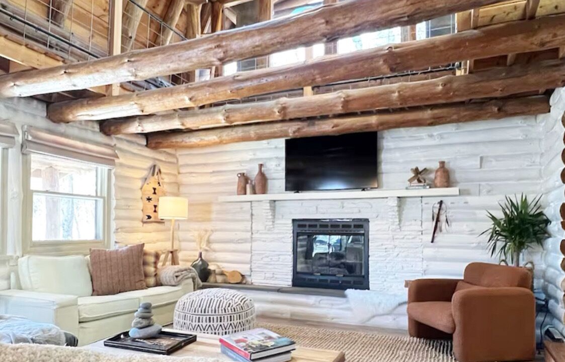 Photo of Livingroom in Ashland