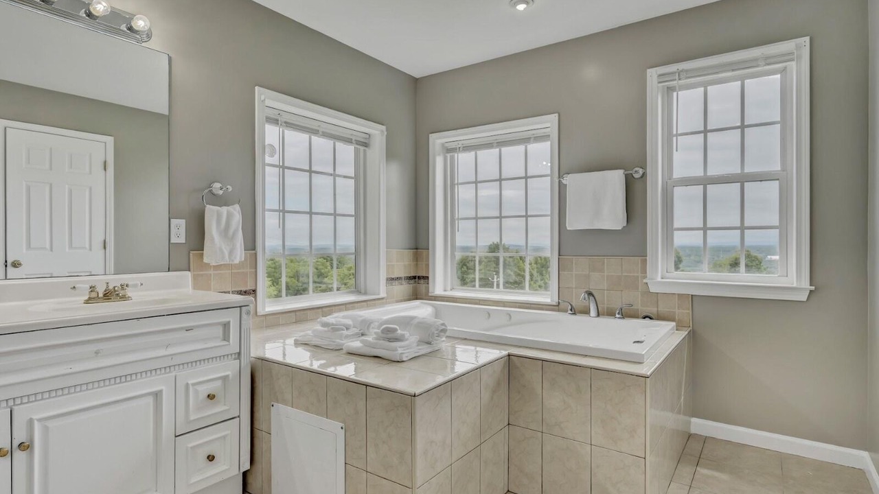 Photo of Bathroom in Bloomingburg