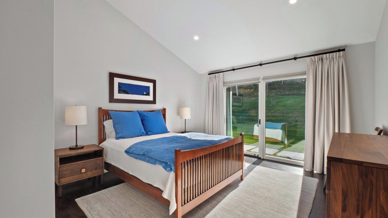 Photo of Bedroom in West Stockbridge