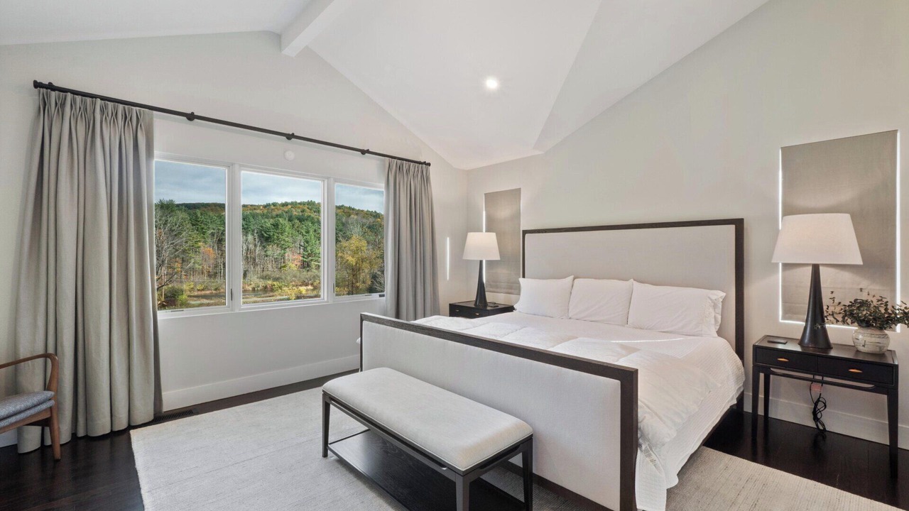 Photo of Bedroom in West Stockbridge