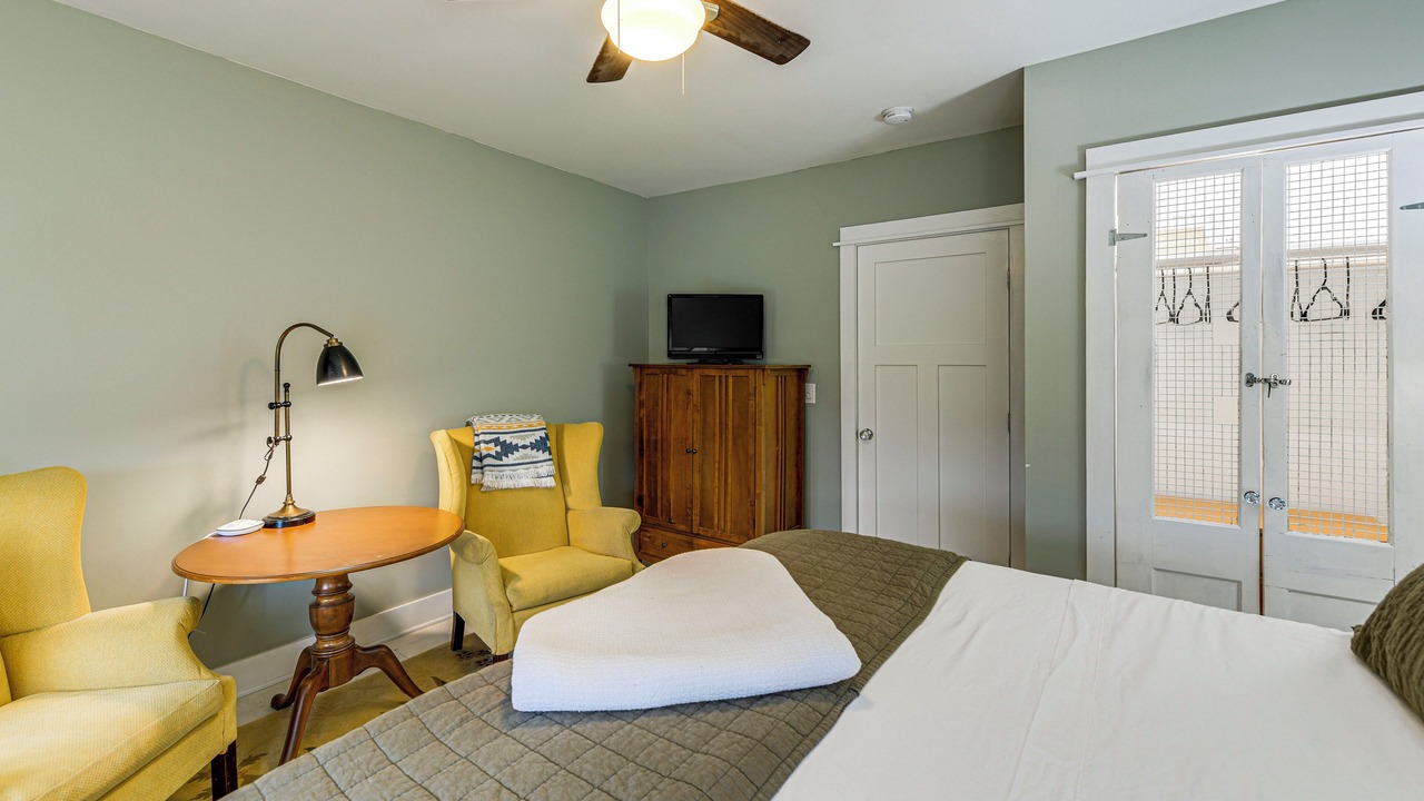 Photo of Bedroom in Tonawanda