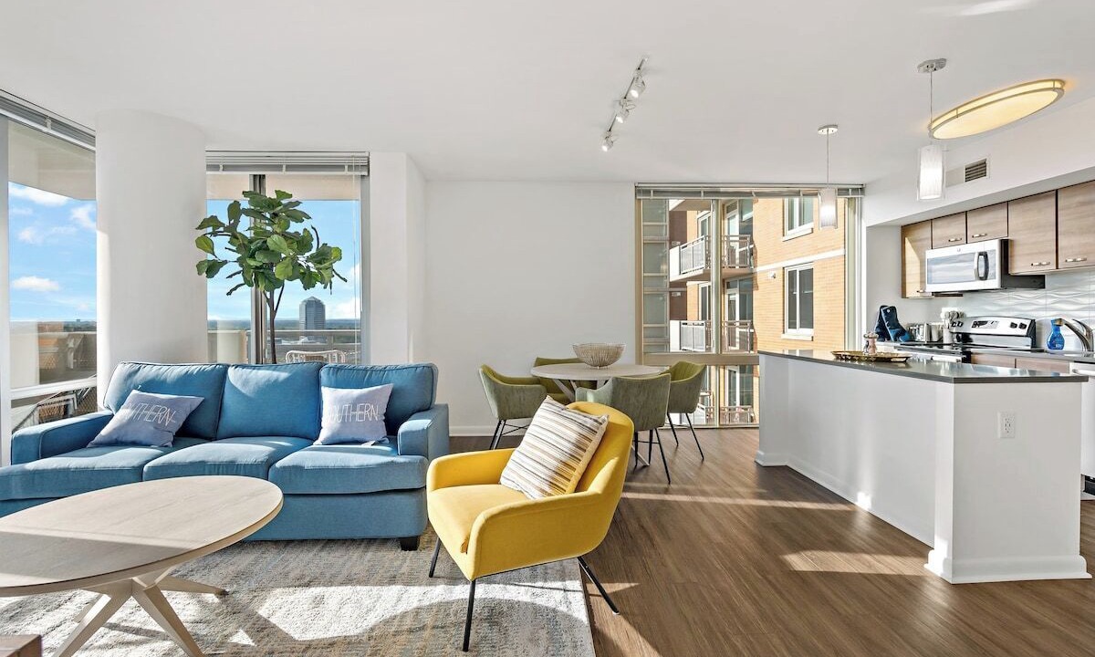 Photo of Livingroom in Tysons