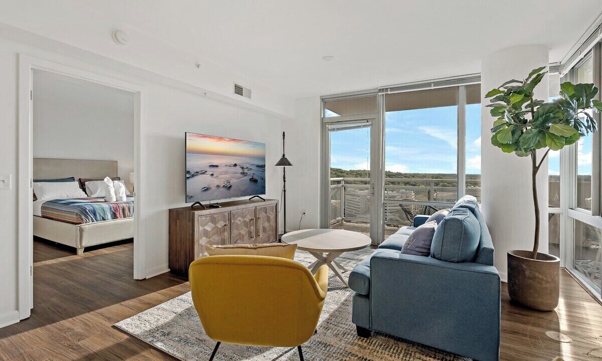 Photo of Livingroom in Tysons