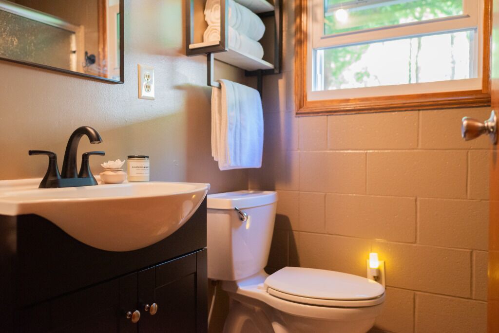 Photo of Bathroom in Nelsonville
