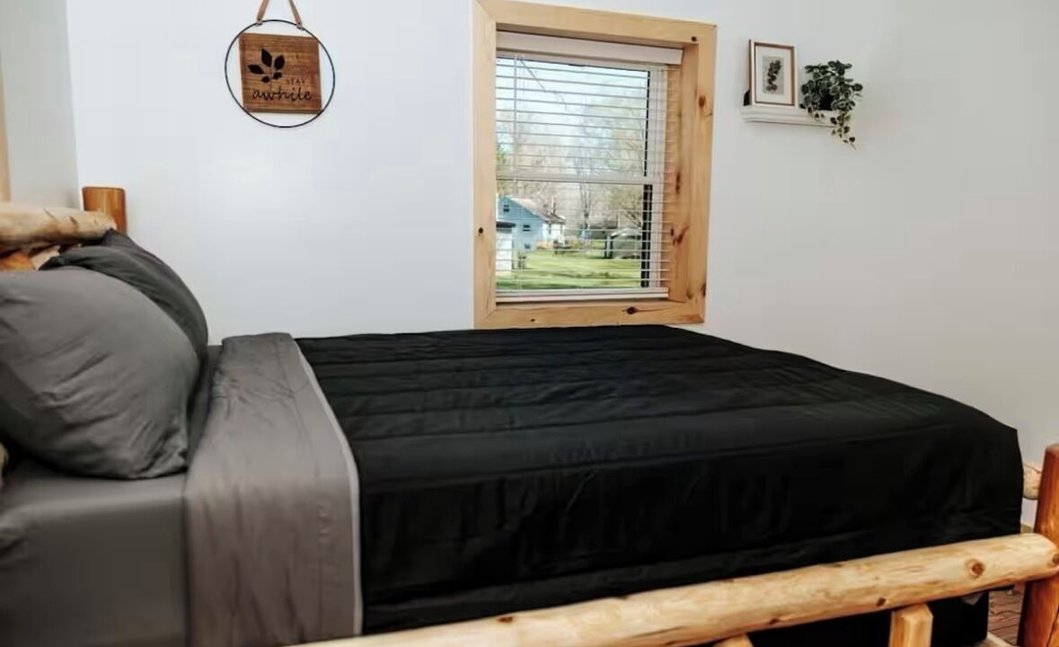 Photo of Bedroom in Laurelton