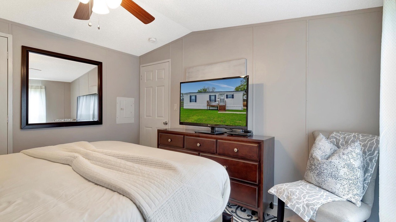 Photo of Bedroom in Pasadena