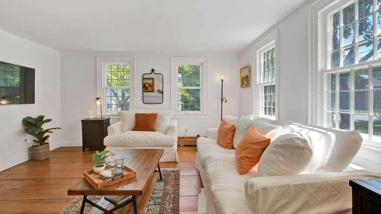 Photo of Livingroom in South Woodstock