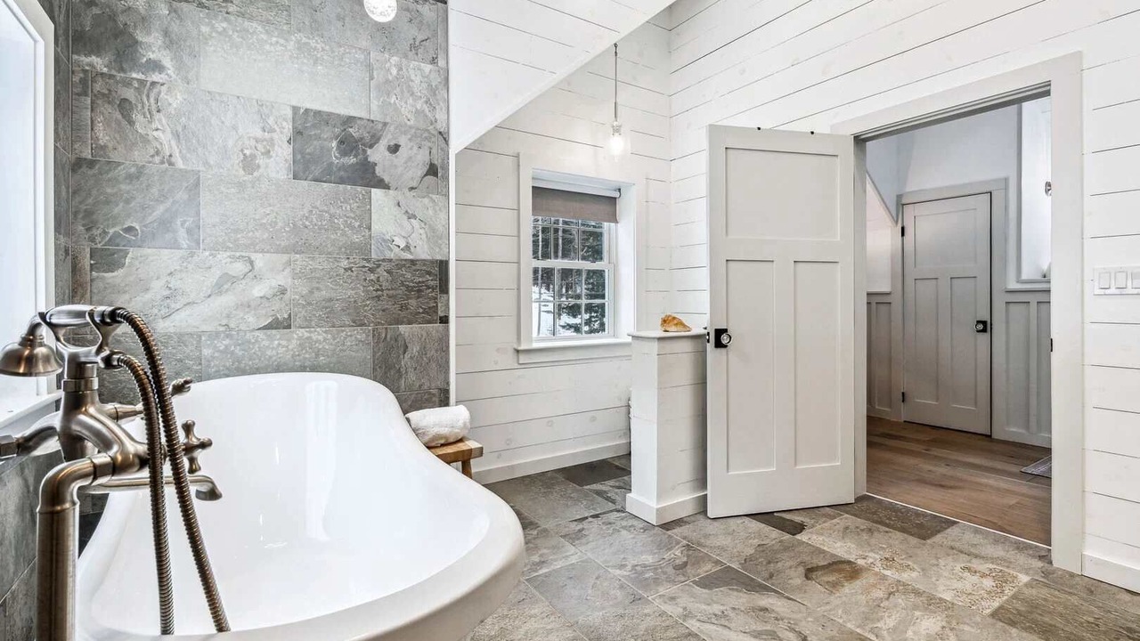 Photo of Bathroom in Brownsville