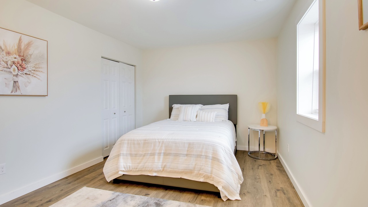Photo of Bedroom in Oswego