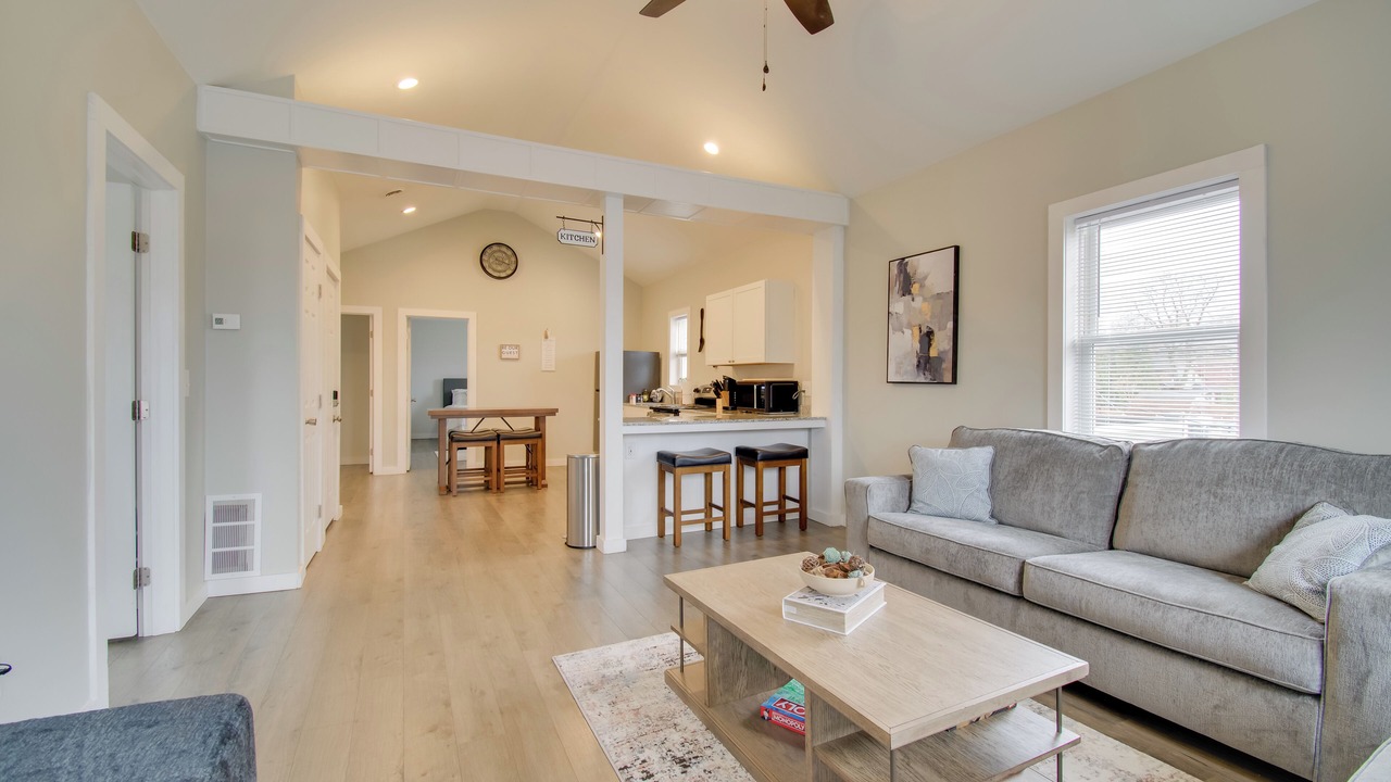Photo of Livingroom in Oswego