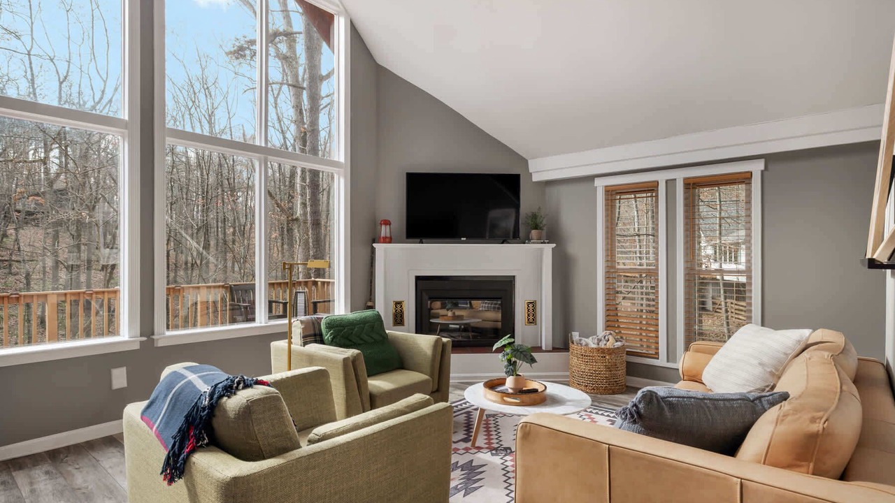 Photo of Livingroom in Hedgesville