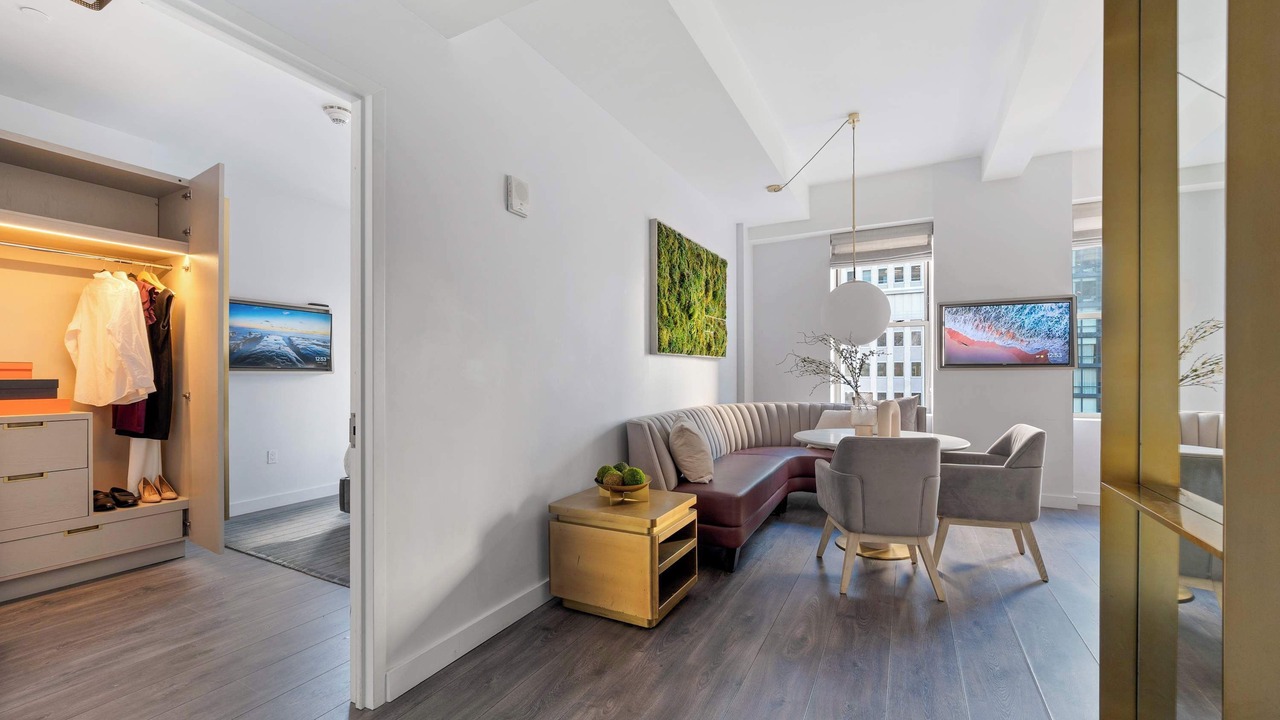 Photo of Livingroom in Financial District