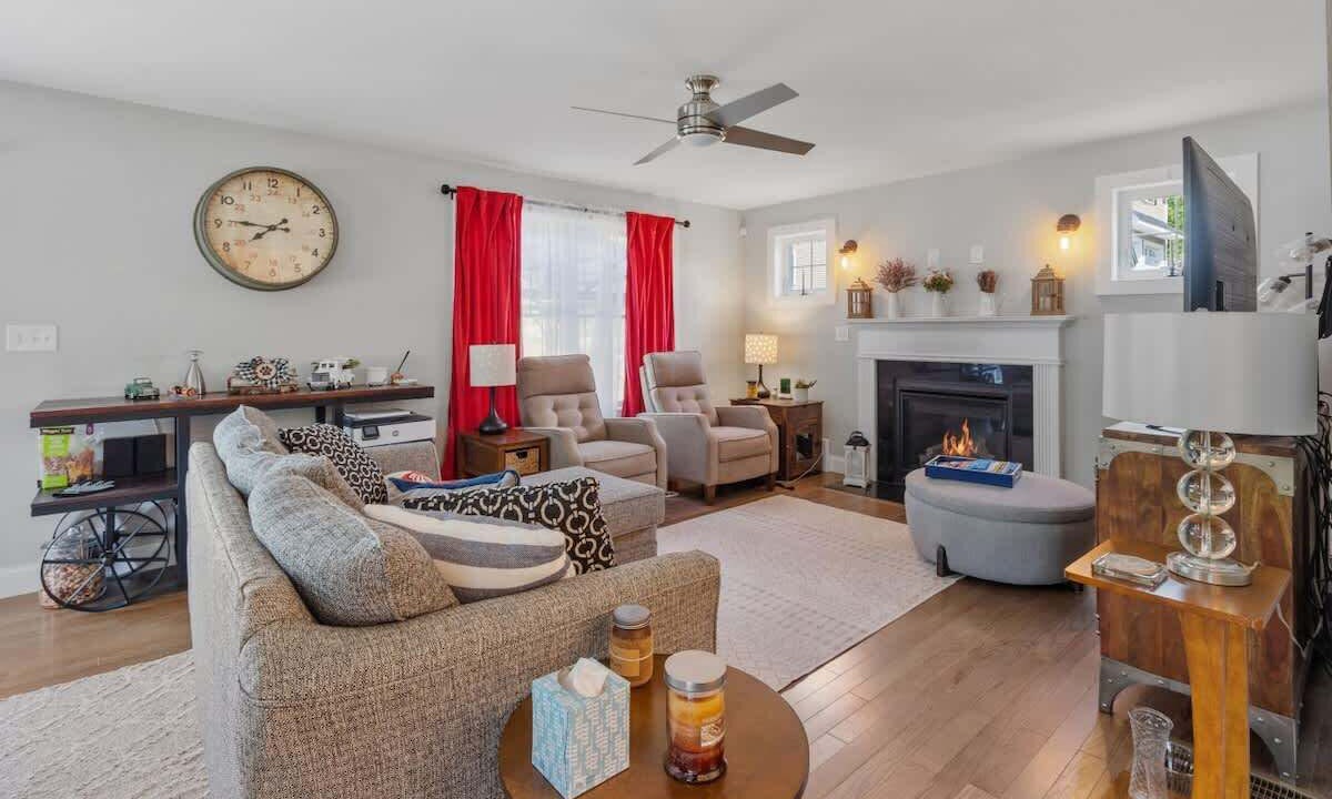 Photo of Livingroom in Barrington