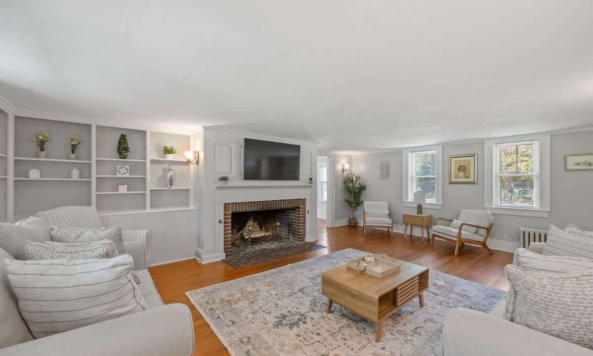 Photo of Livingroom in Concord