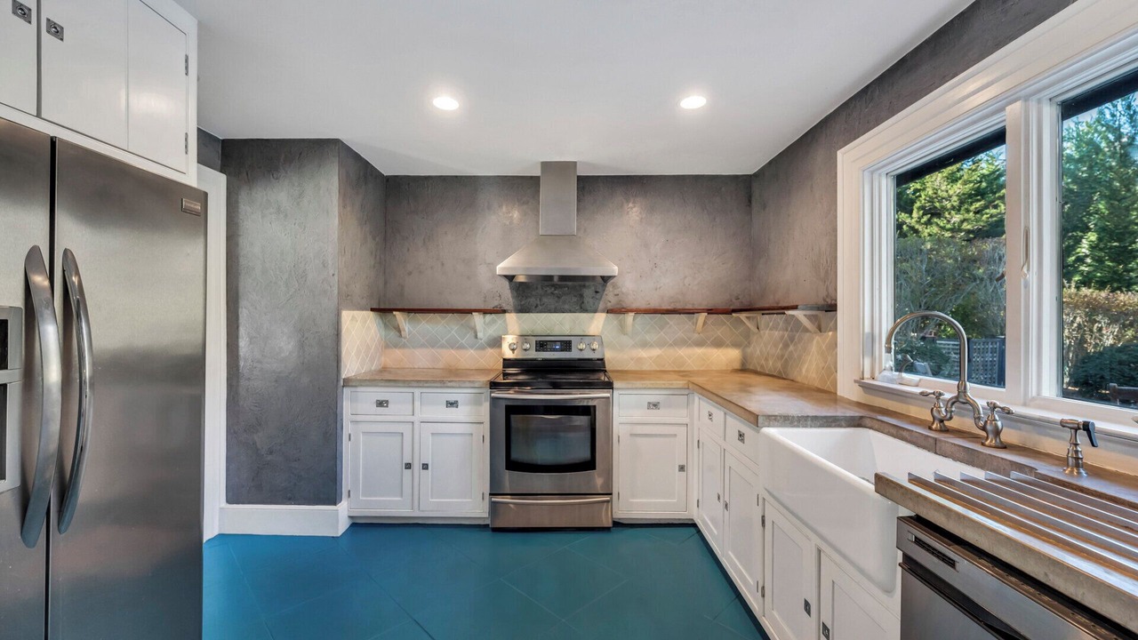 Photo of Kitchen in North Sea