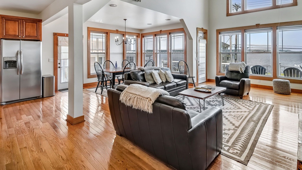 Photo of Livingroom in Saratoga Springs