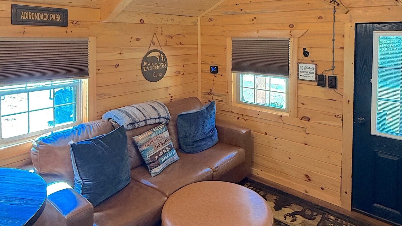 Photo of Livingroom in Town of Hope