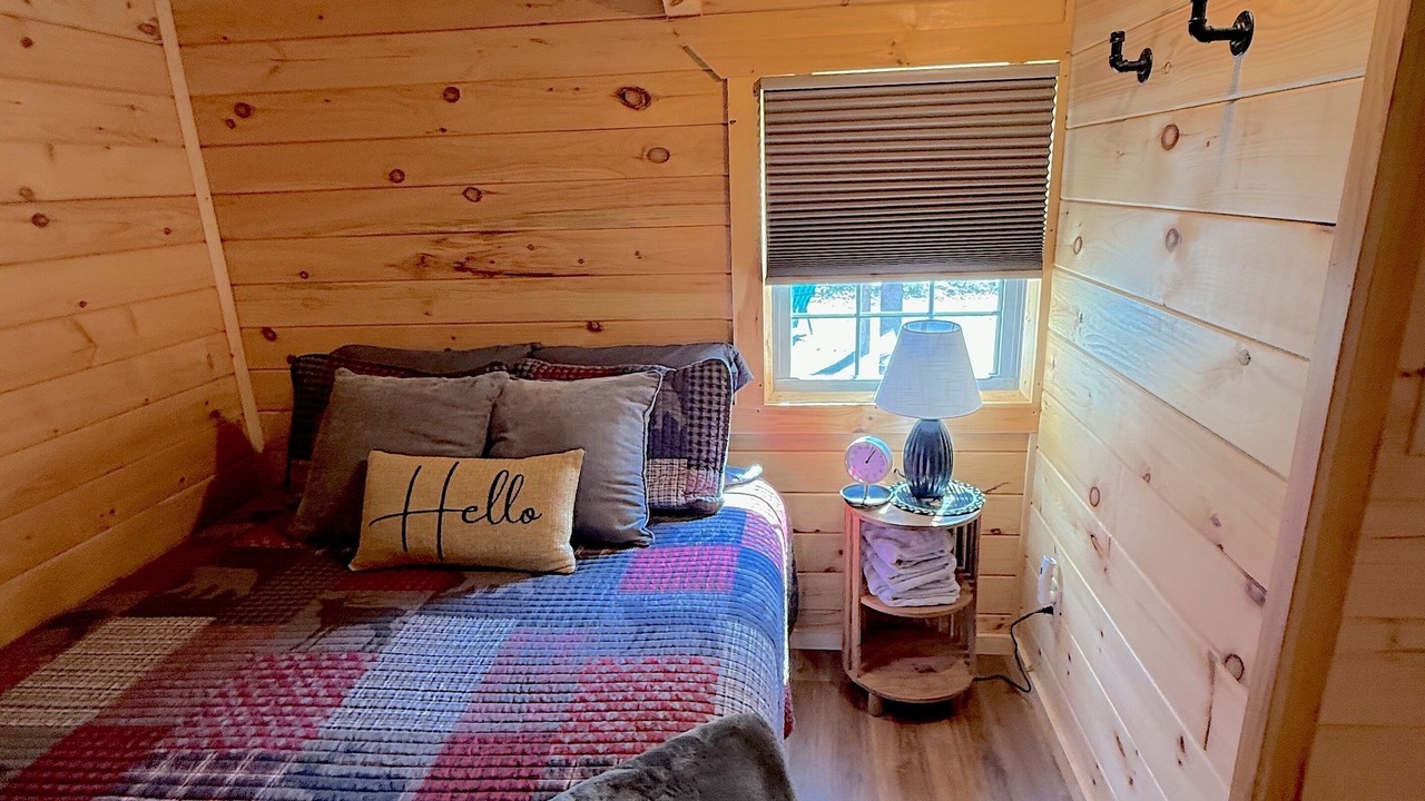 Photo of Bedroom in Town of Hope