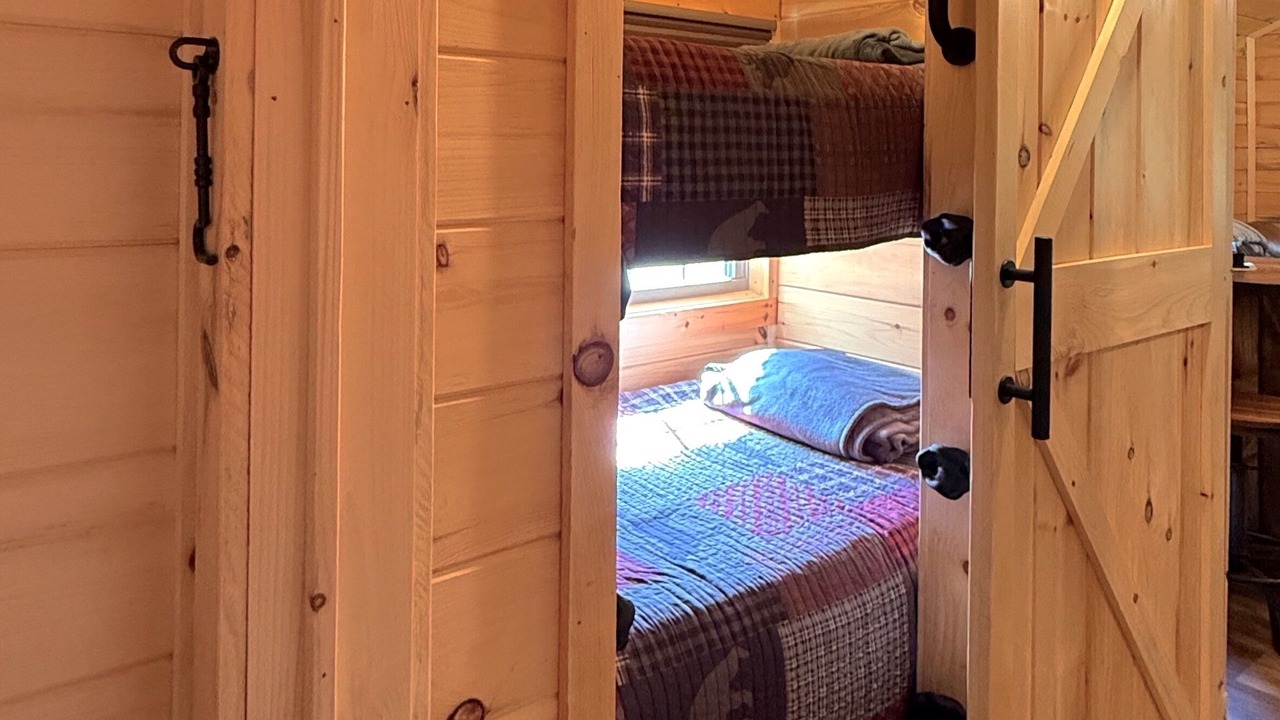 Photo of Bedroom in Town of Hope