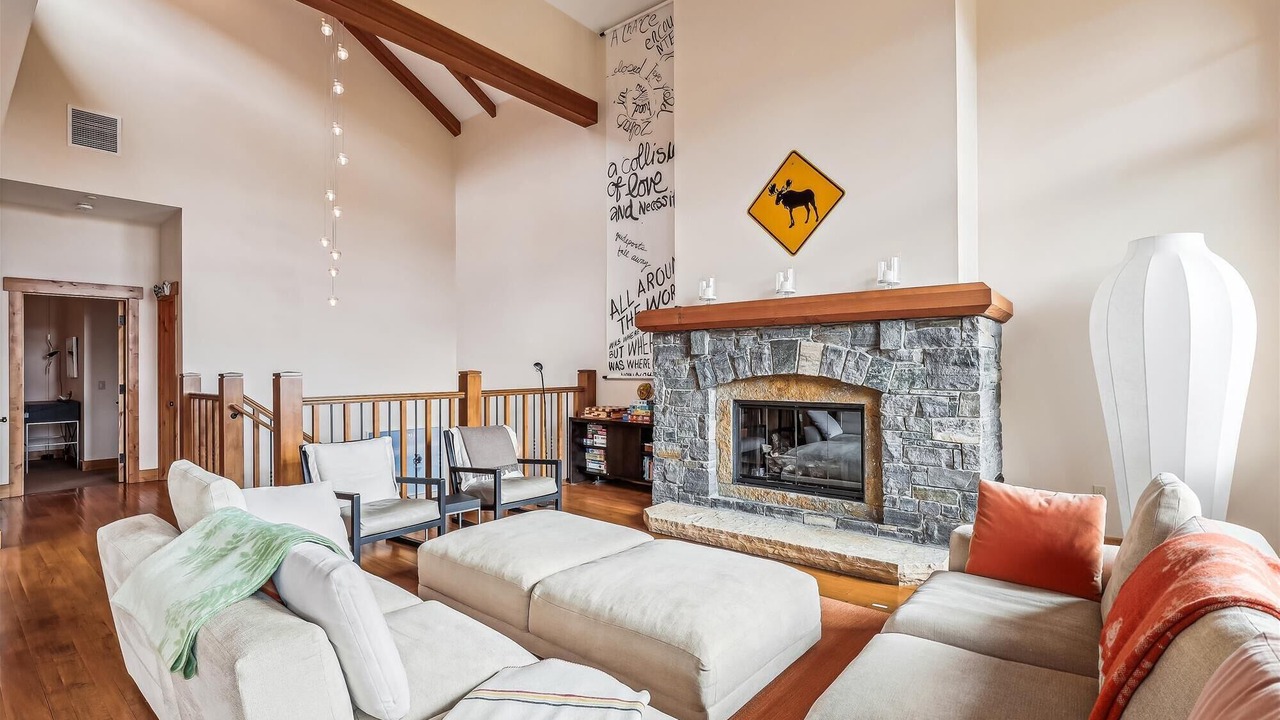 Photo of Livingroom in Stowe Area