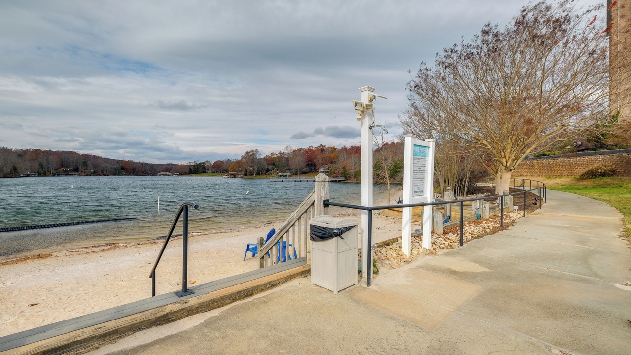 Photo of Others in Smith Mountain Lake
