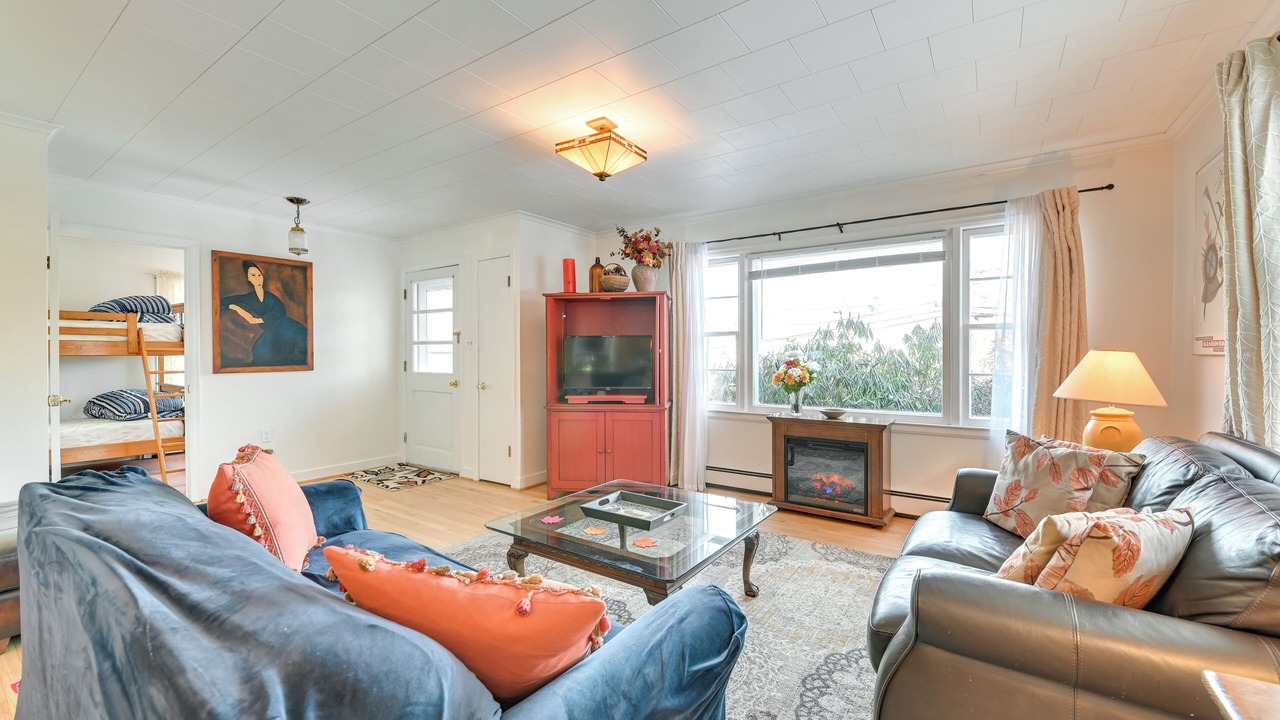 Photo of Livingroom in North Creek