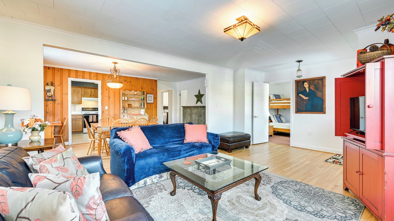 Photo of Livingroom in North Creek