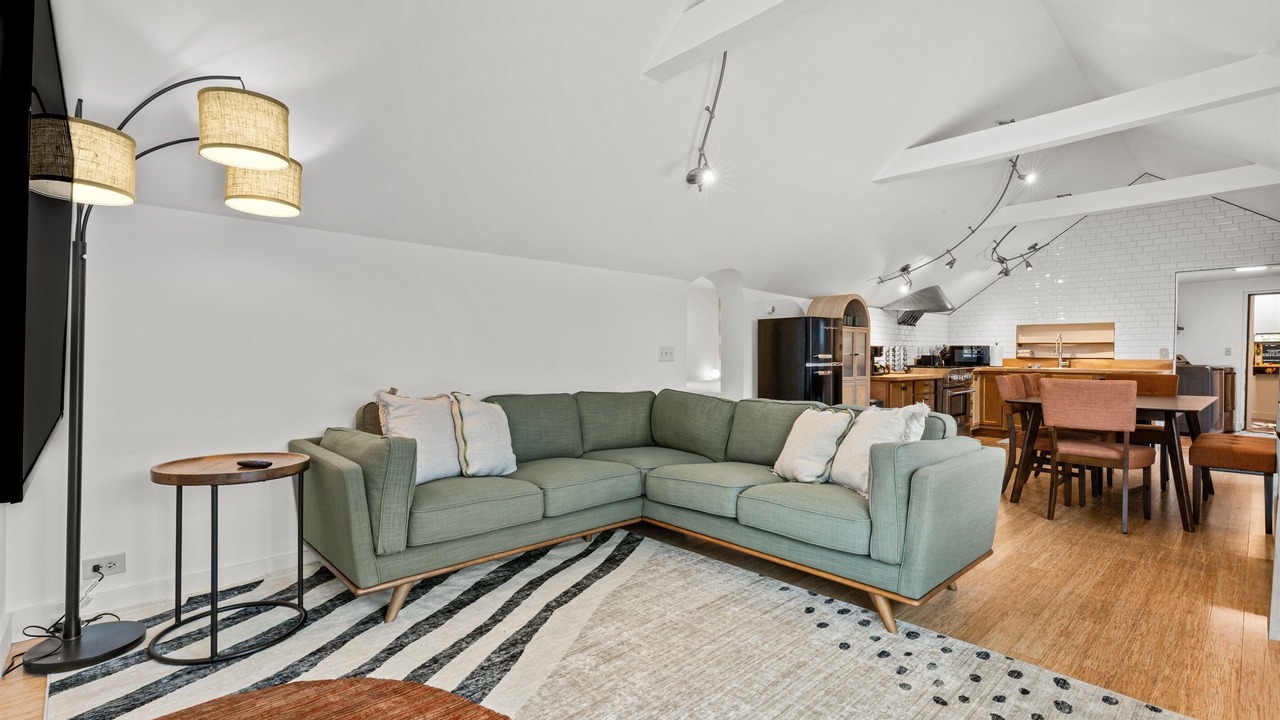 Photo of Livingroom in Bridgewater Corners