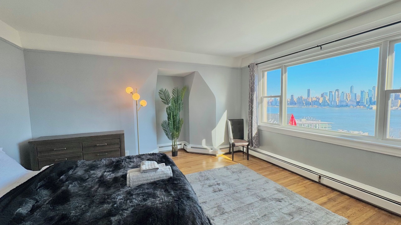 Photo of Bedroom in Weehawken