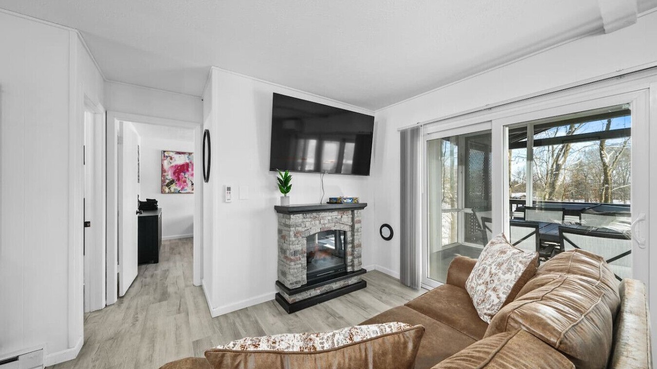 Photo of Livingroom in Streetsboro