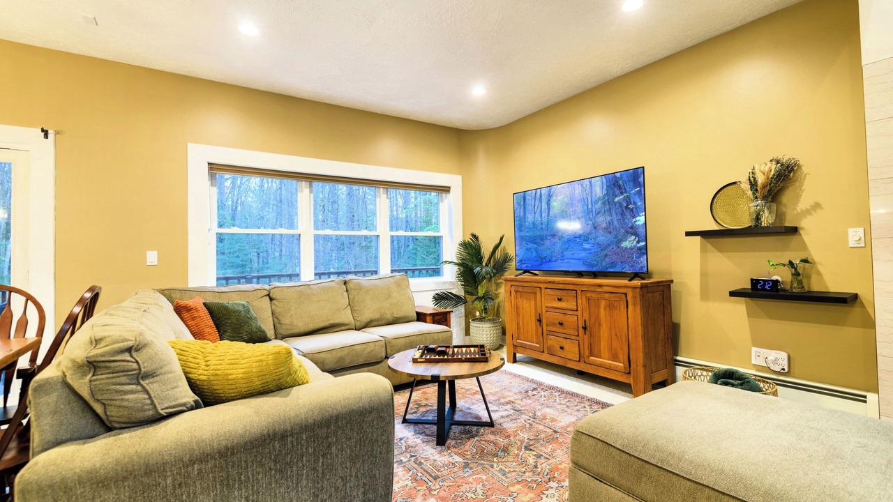 Photo of Livingroom in Thornton