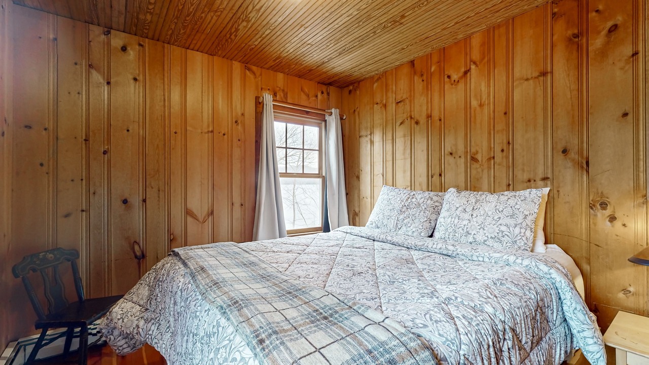 Photo of Bedroom in Neshobe Beach