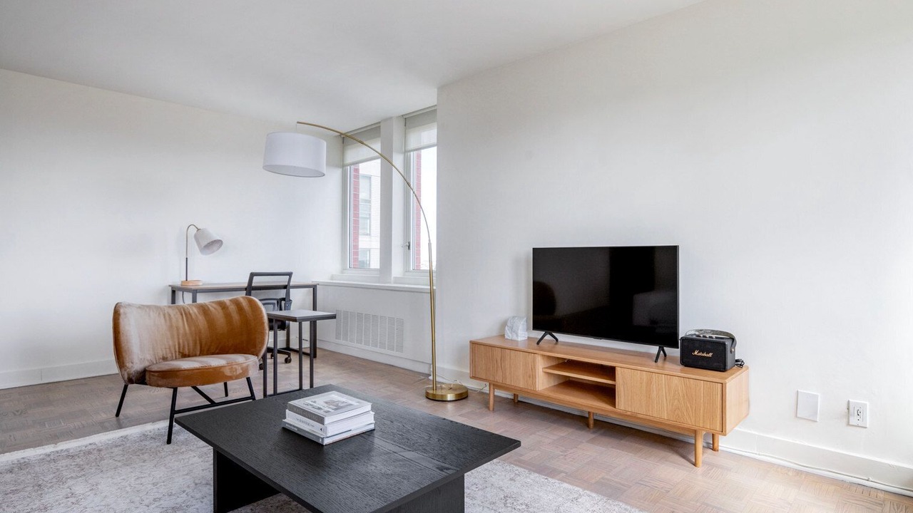 Photo of Livingroom in Back Bay East