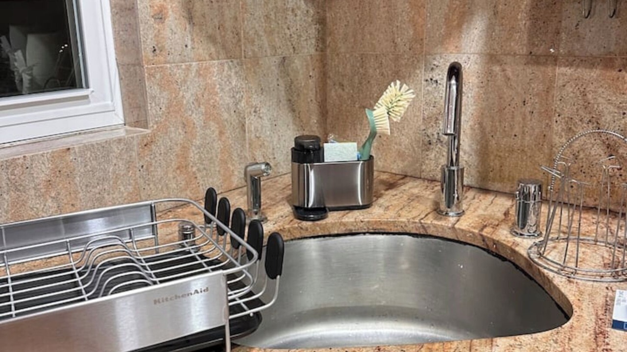 Photo of Kitchen in North Valley Stream