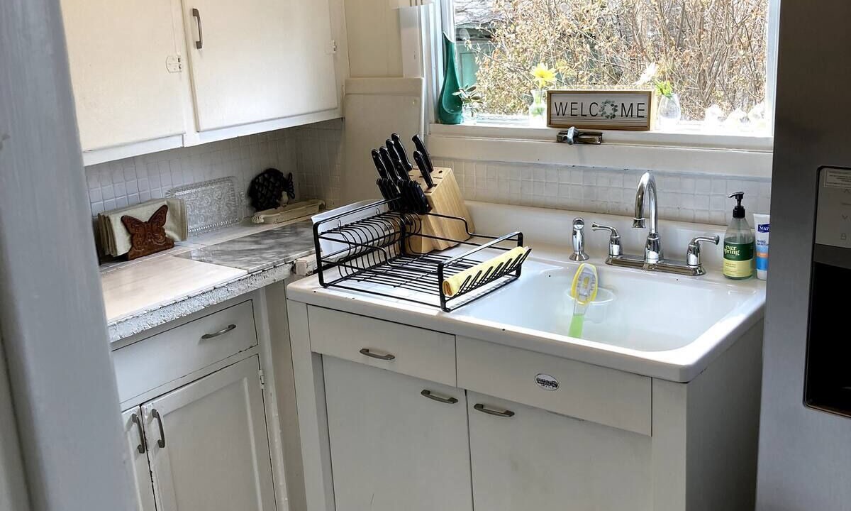 Photo of Kitchen in Downtown Niagara Falls