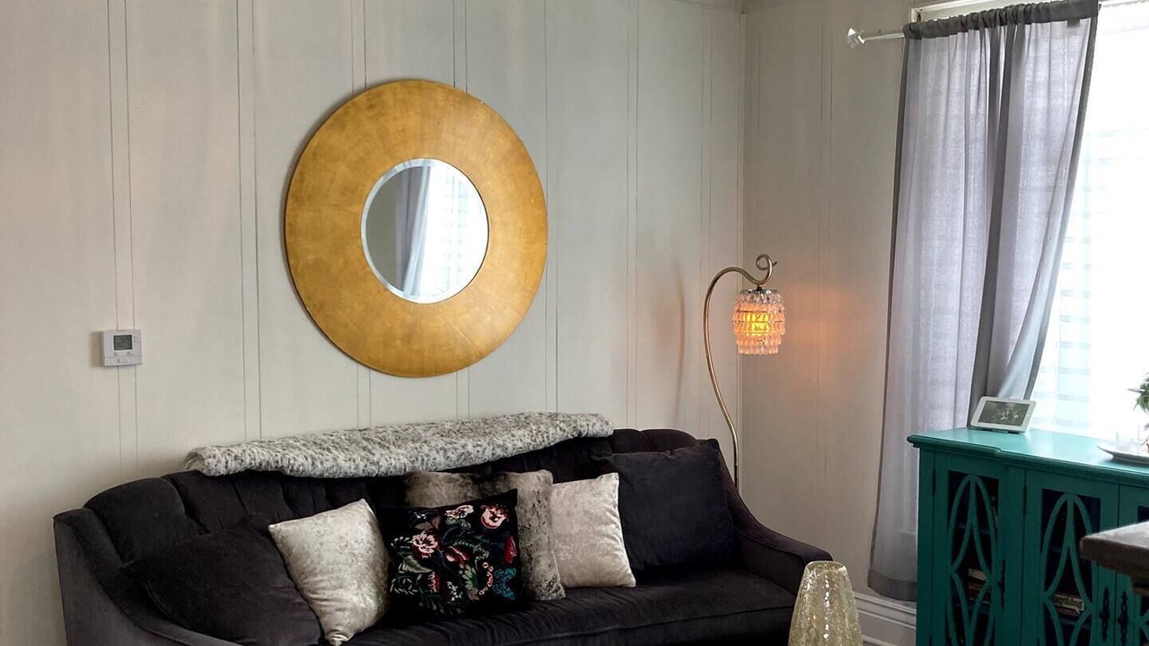 Photo of Livingroom in Downtown Niagara Falls