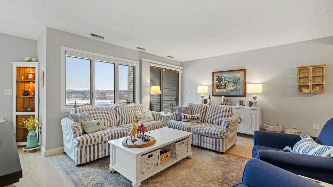 Photo of Livingroom in Laconia
