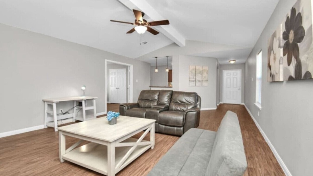 Photo of Livingroom in Iowa Colony