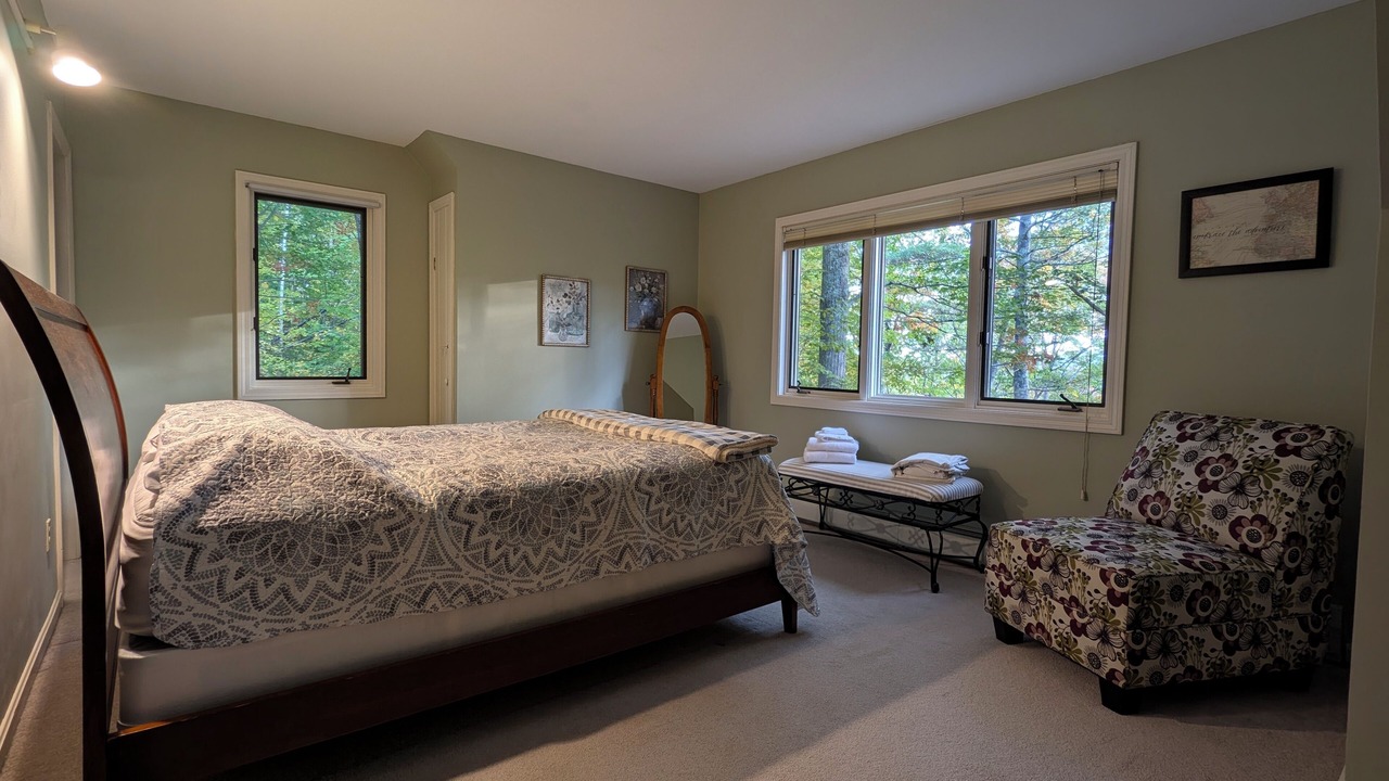 Photo of Bedroom in Moultonborough