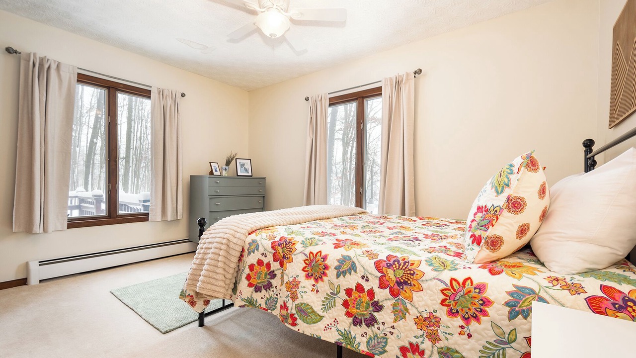 Photo of Bedroom in Oakland