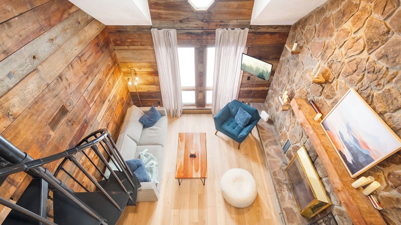 Photo of Livingroom in Oakland