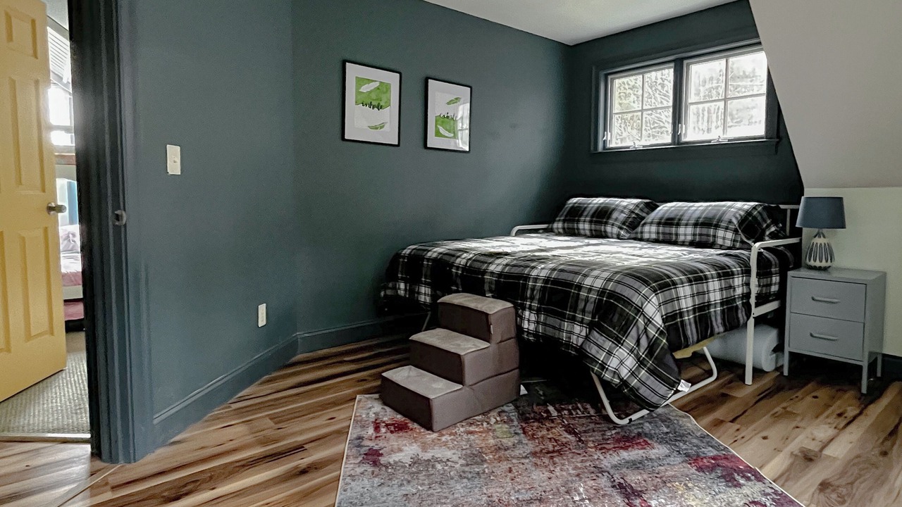 Photo of Bedroom in Mont Vernon