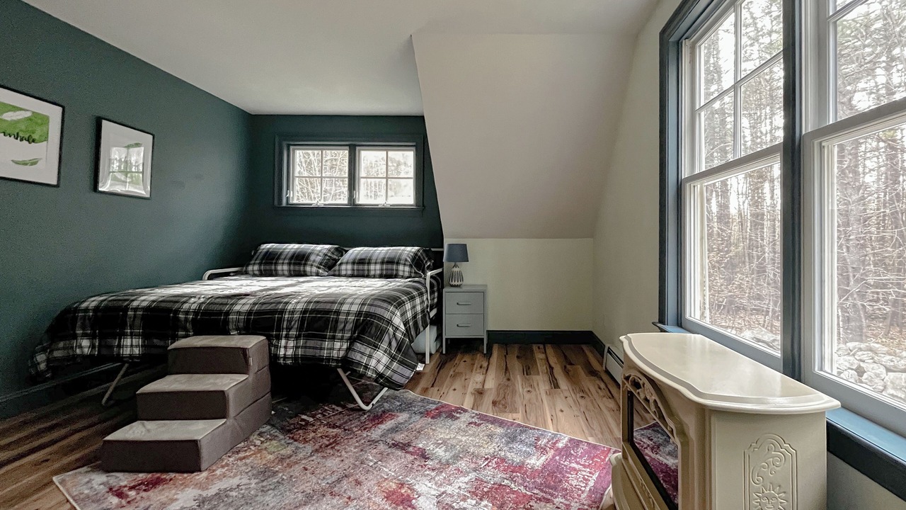 Photo of Bedroom in Mont Vernon