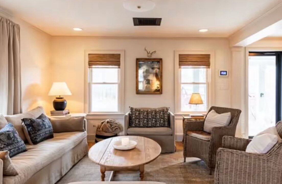 Photo of Livingroom in Hudson