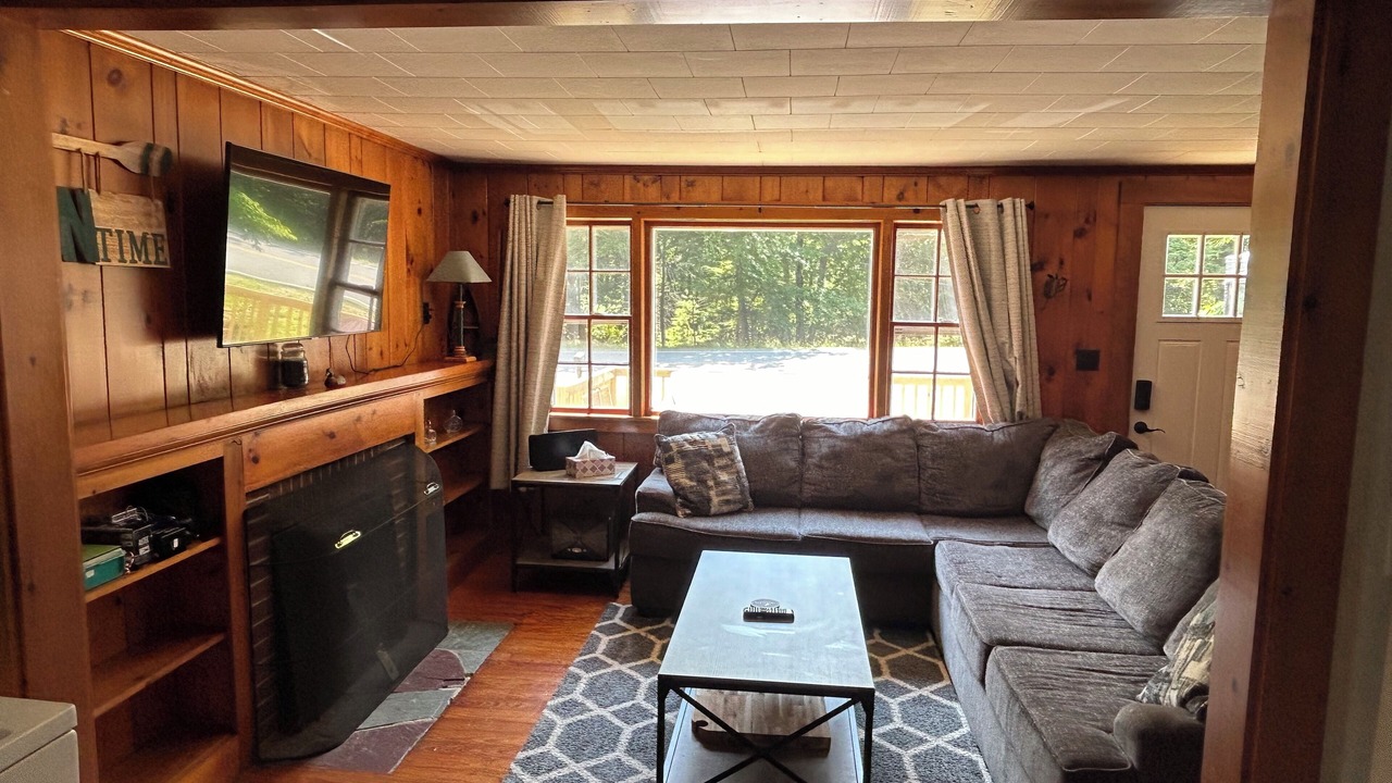 Photo of Livingroom in Moultonborough