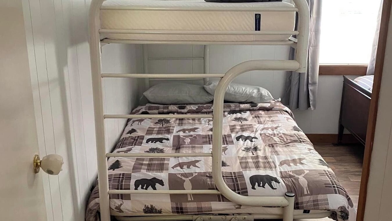Photo of Bedroom in Moultonborough