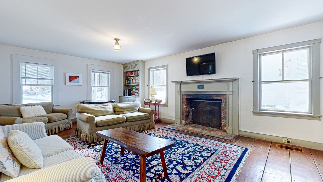 Photo of Livingroom in Weston